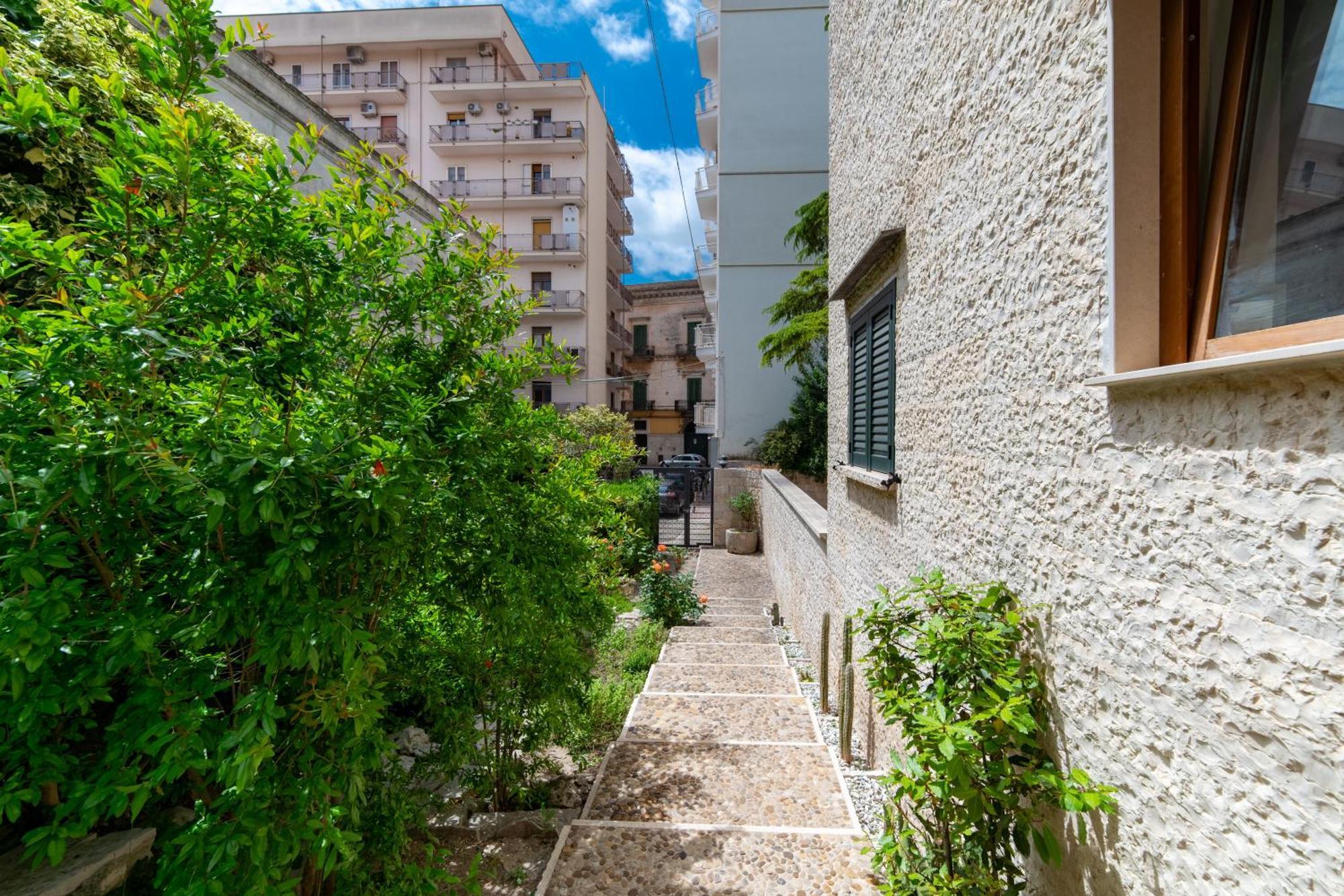 La Villa Del Senatore Гравина-ин-Пулья Экстерьер фото